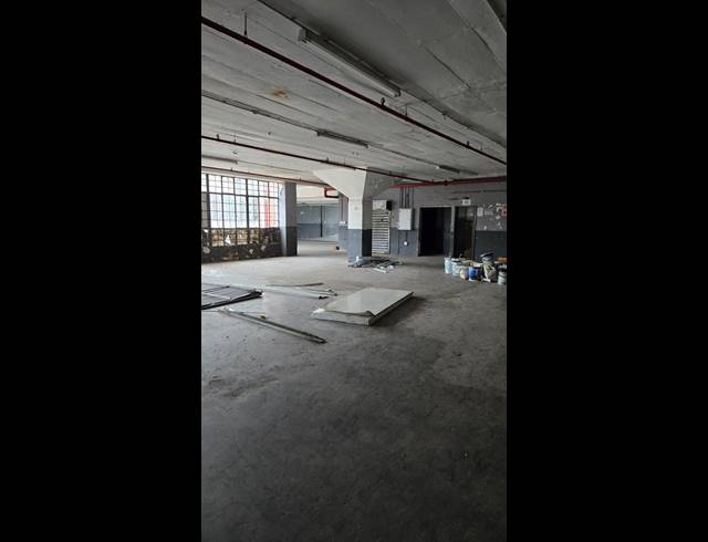 1,000M² WORKSHOP TO LET IN OVERPORT